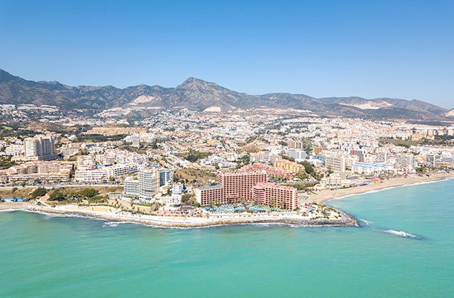 Agua turquesa en Playa de Málaga