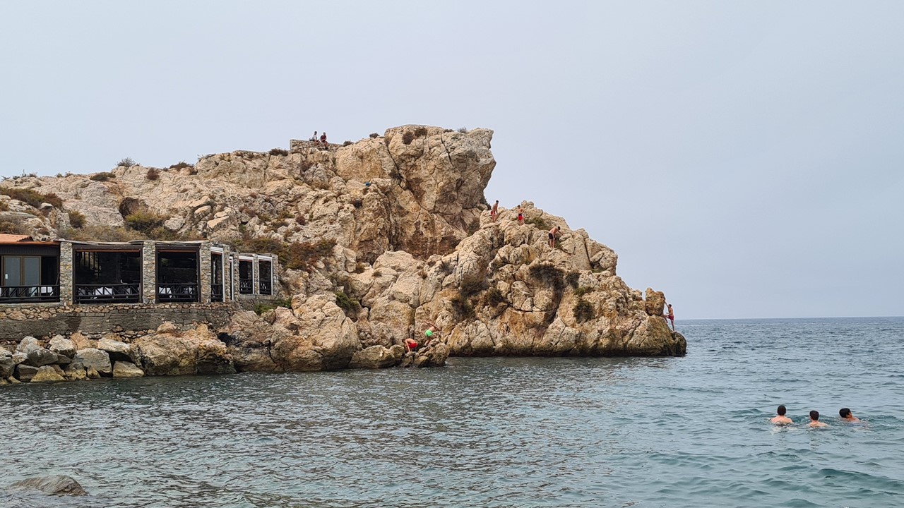 Agua turquesa en Playa Salobreña