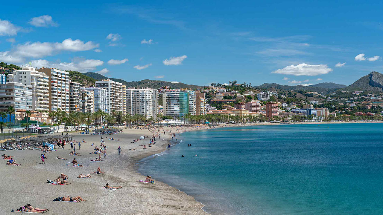 Playa de Málaga vista desde el acantilado