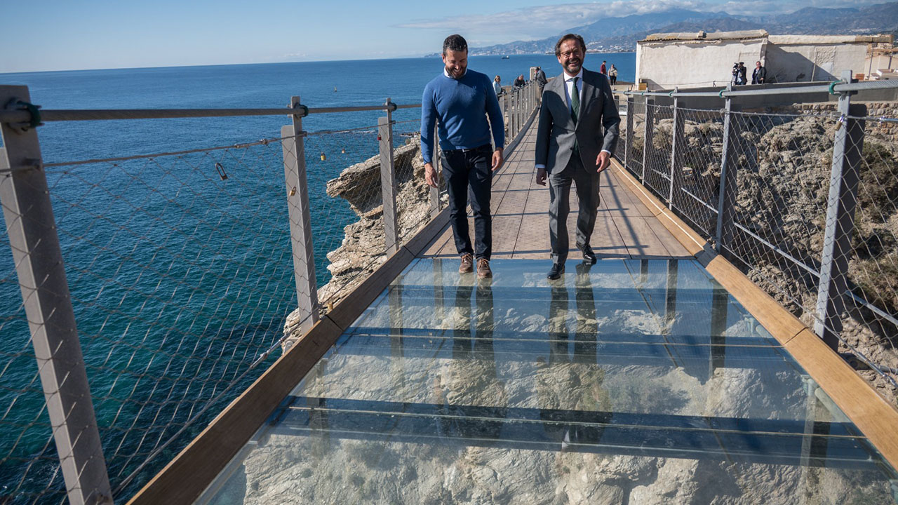 Playa de Torrenueva vista desde el acantilado