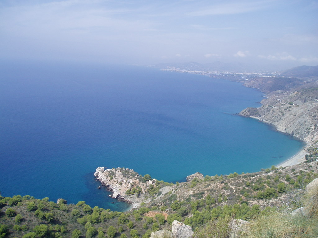 Vista general de Playa de Maro, Nerja