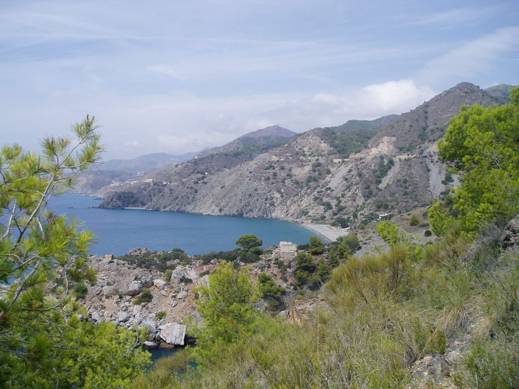 Panorámica completa de Playa de Maro, playa de Nerja