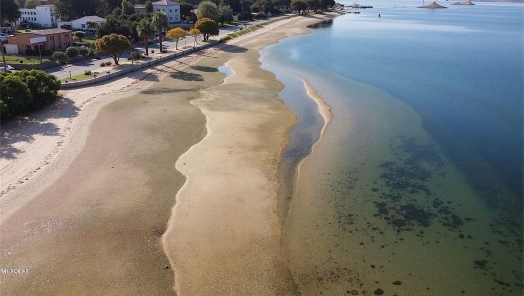 A Praia Vella das Sinas — foto 3 de 6