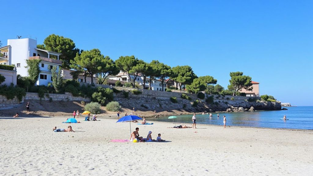 Arena y mar en Caló de Sant Antoni, Llucmajor, Mallorca