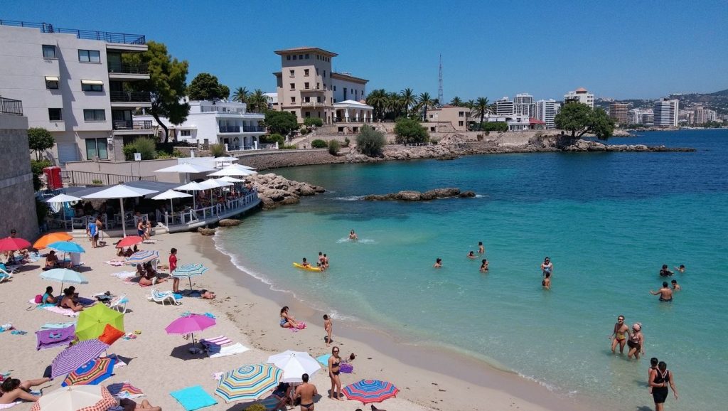 Vista de caló dels Reis desde la orilla, Calvià