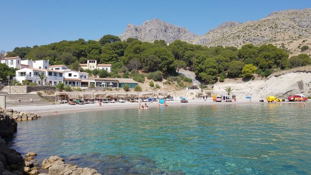 Panorámica de Cala Barques con cielo despejado, Pollença