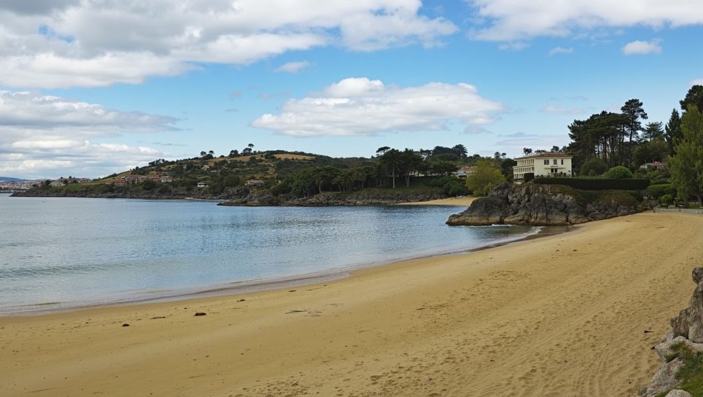 Panorámica de Cala Camposa, A Coruña