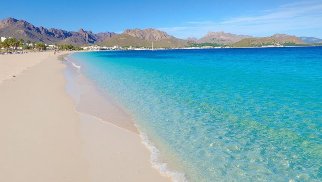Vista de Cala Castell desde la orilla, Pollença