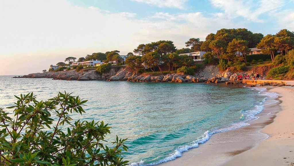 Arena y mar en Cala de sa Font (Font de sa Cala), Capdepera, Mallorca