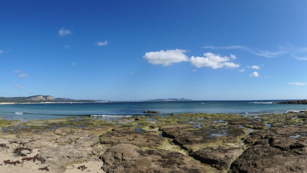 Vista de Cala do Chazo desde la orilla, Boiro