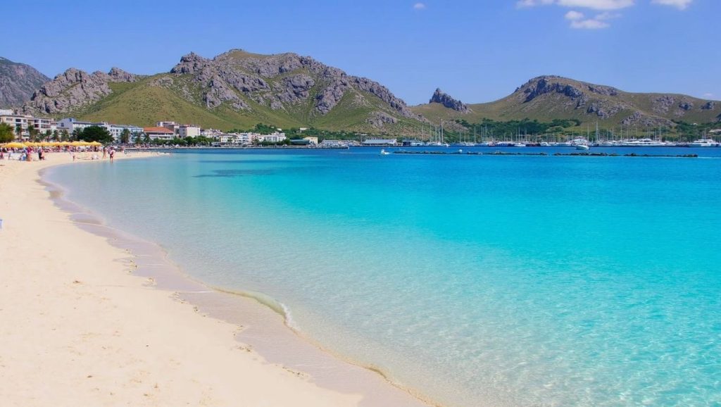 Detalle del agua en Cala Estreta (Pollença), Pollença, Mallorca