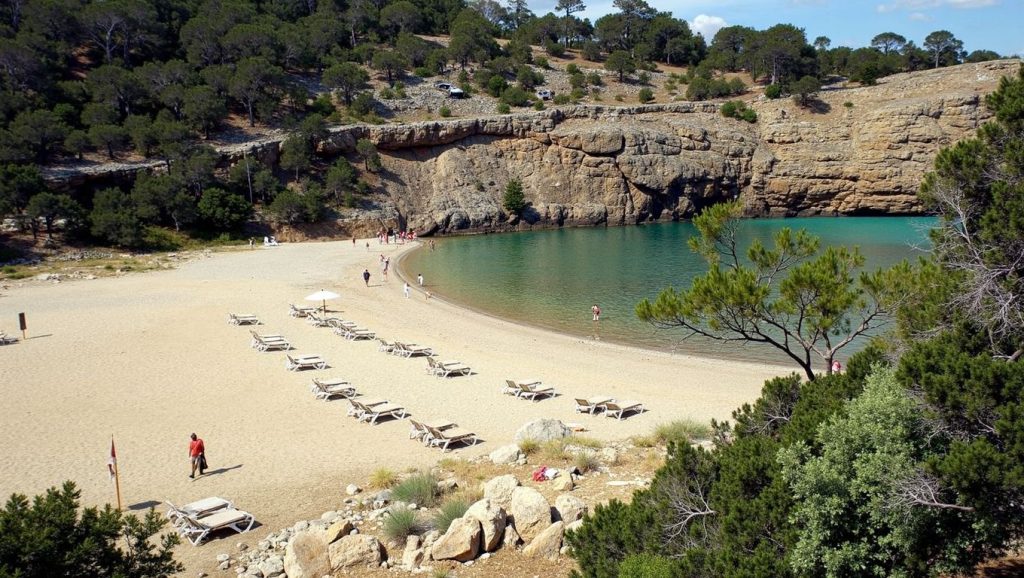 Acceso a Cala Tarida desde el aparcamiento, Sant Antoni de Portmany