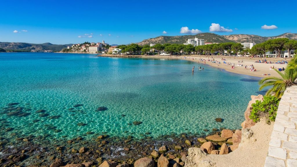 Agua y arena en Caleta d'El Toro, Calvià