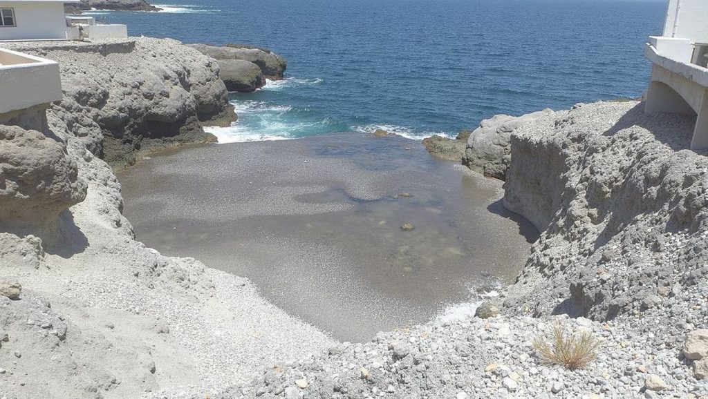 Aguas de Caleta de Teodoso en Arico (Tenerife)