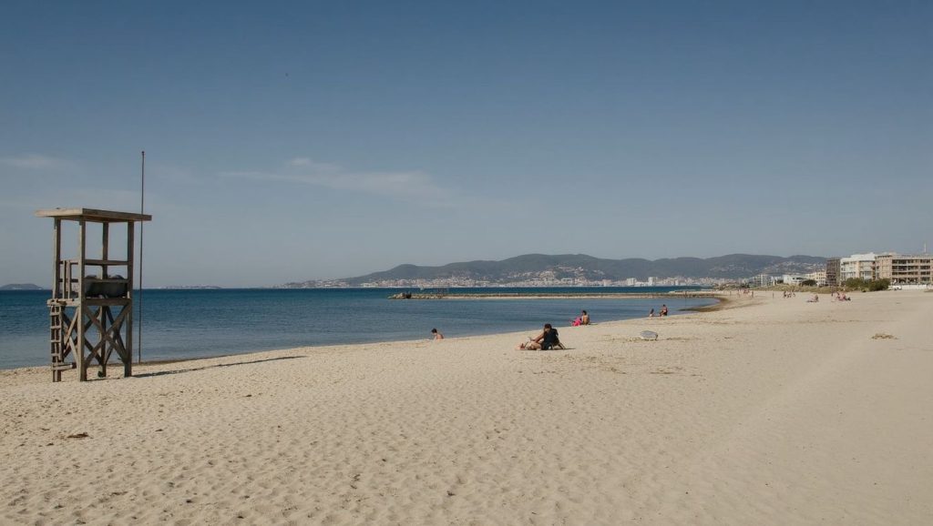 Playa Ciutat Jardí desde la arena, Palma, Mallorca
