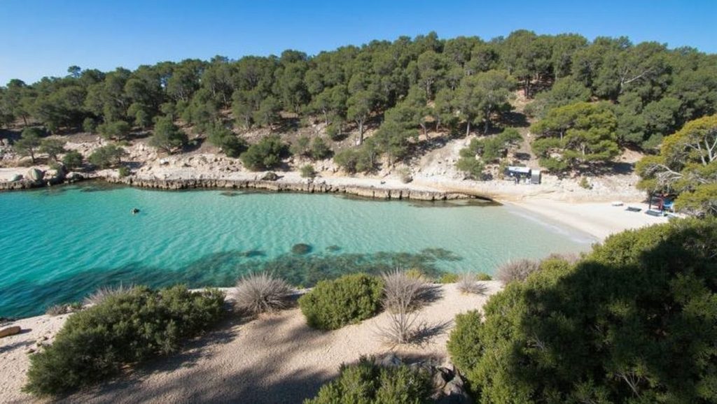 Agua y arena en El Mago, Calvià