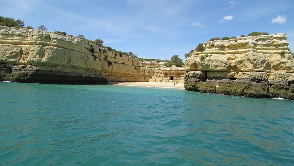 Praia da Ponta da Adega - Lagoa, Algarve