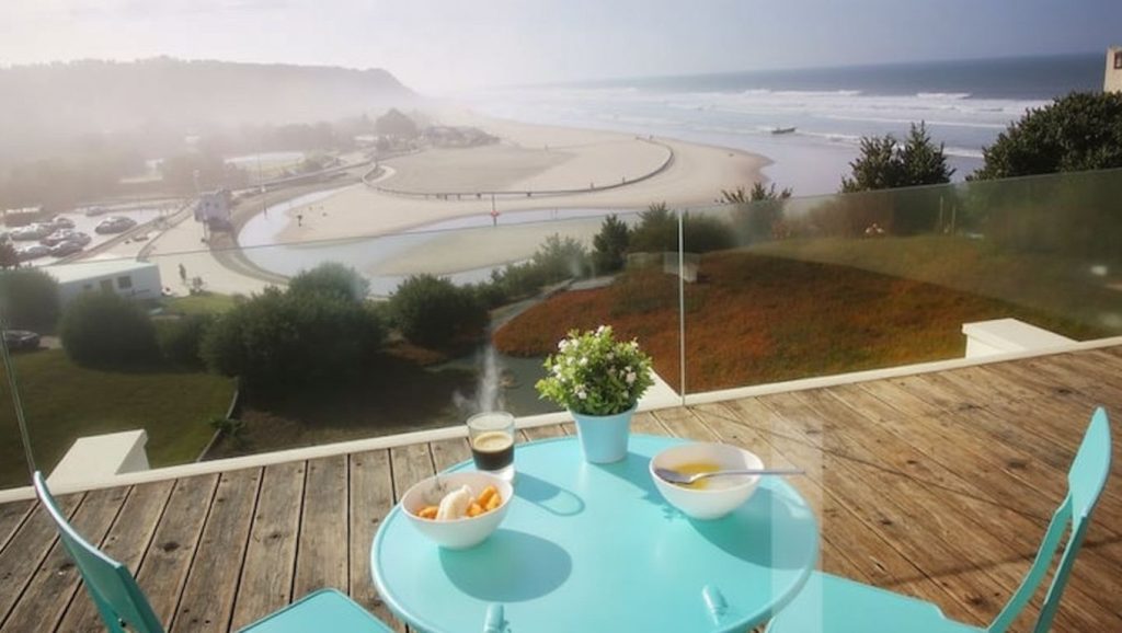 Praia da Areia Branca Foz - Lourinhã, Portugal