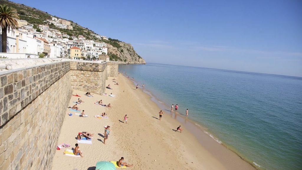 Praia de Sesimbra - Sesimbra, Portugal