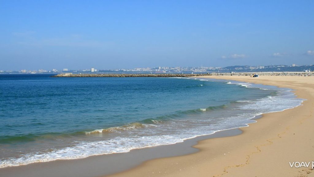 Praia da Cova do Vapor - Almada, Portugal