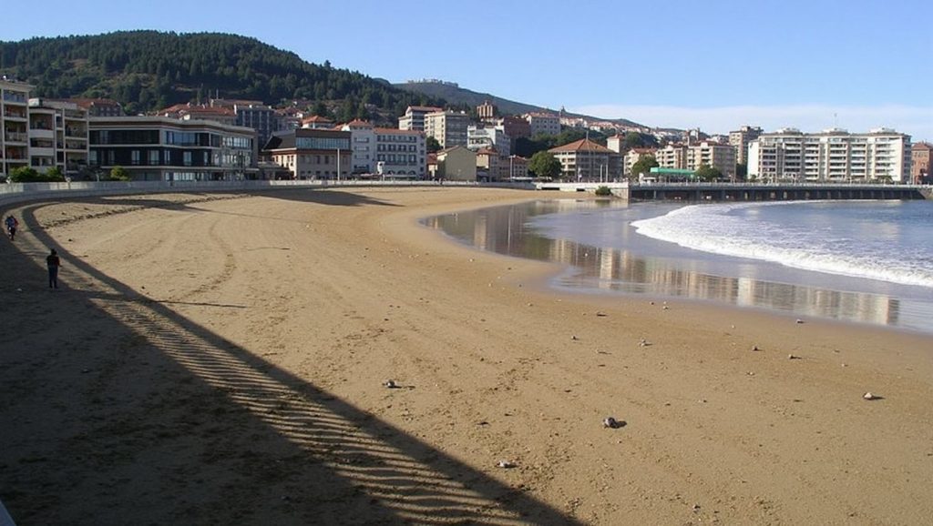 Playa de Brazomar - Castro Urdiales, Cantabria