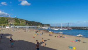 Praia dos Oficiais