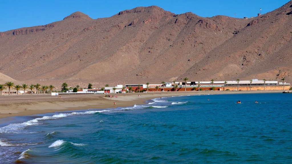 Panorámica de Playa de la Jaqueta con cielo despejado, Gran Tarajal