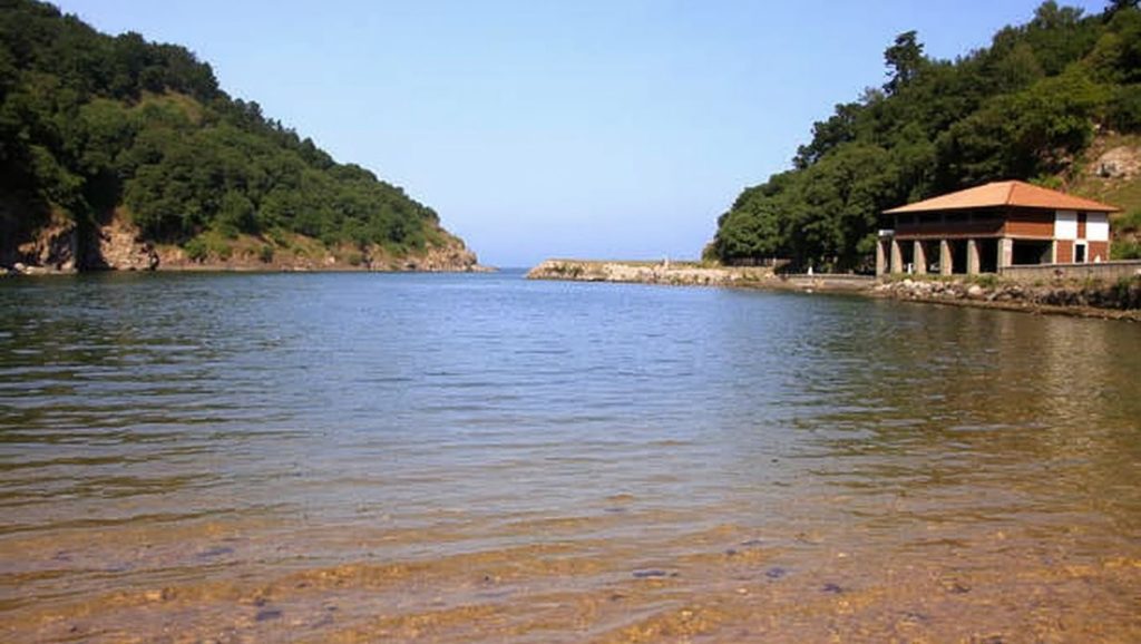 Playa de Ea - Ea, Bizkaia