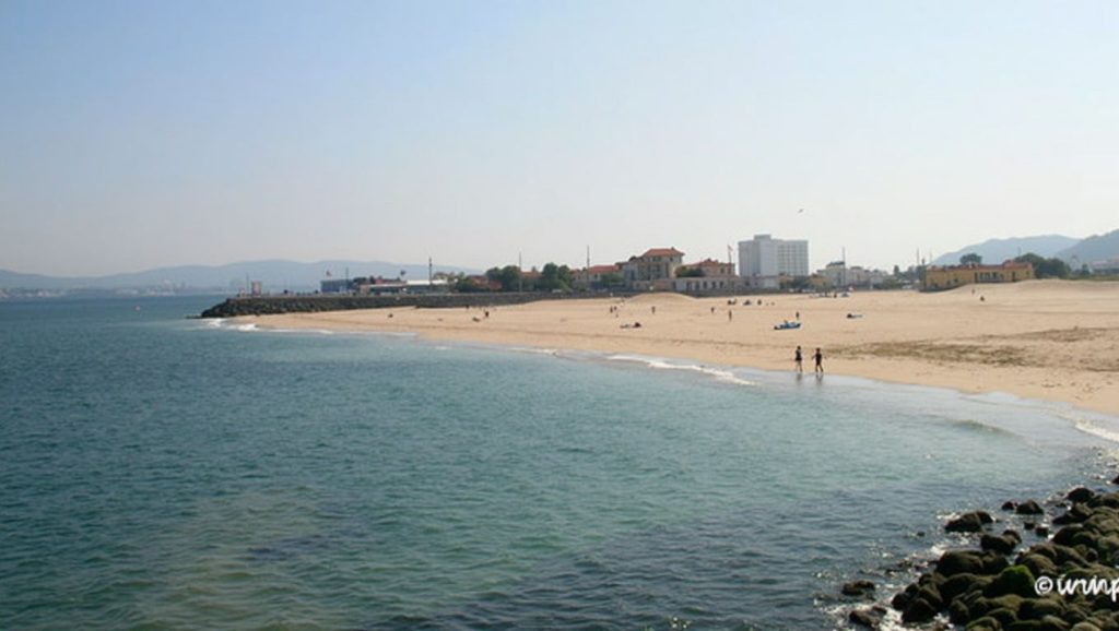 Praia da Cova do Vapor - Almada, Portugal