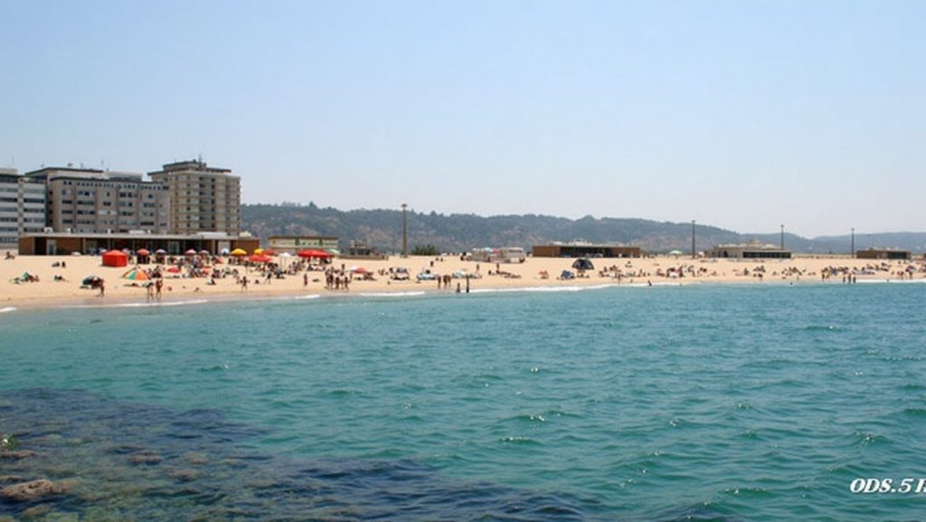 Praia da Cabana do Pescador - Almada, Portugal