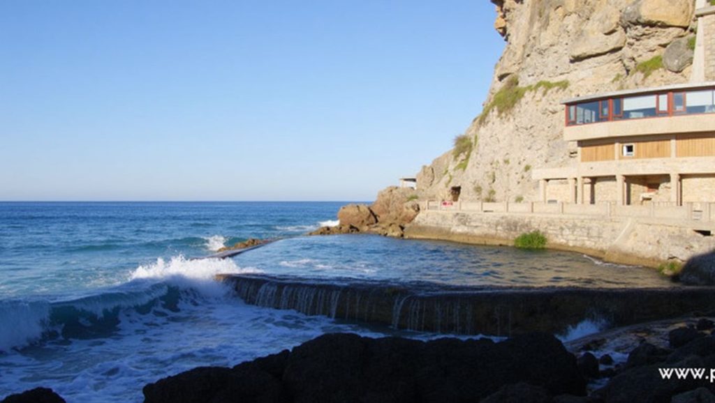 Praia das Azenhas do Mar - Sintra, Portugal