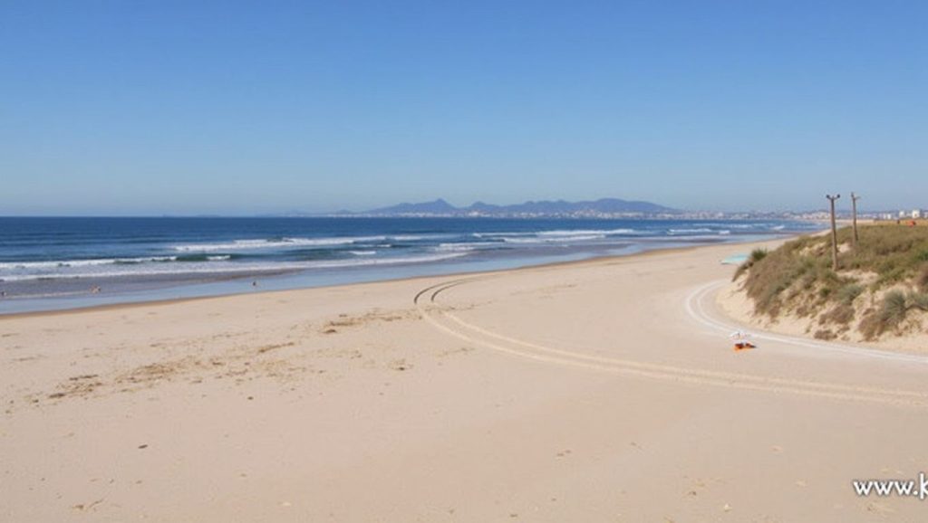 Praia da Nova Vaga - Almada, Portugal