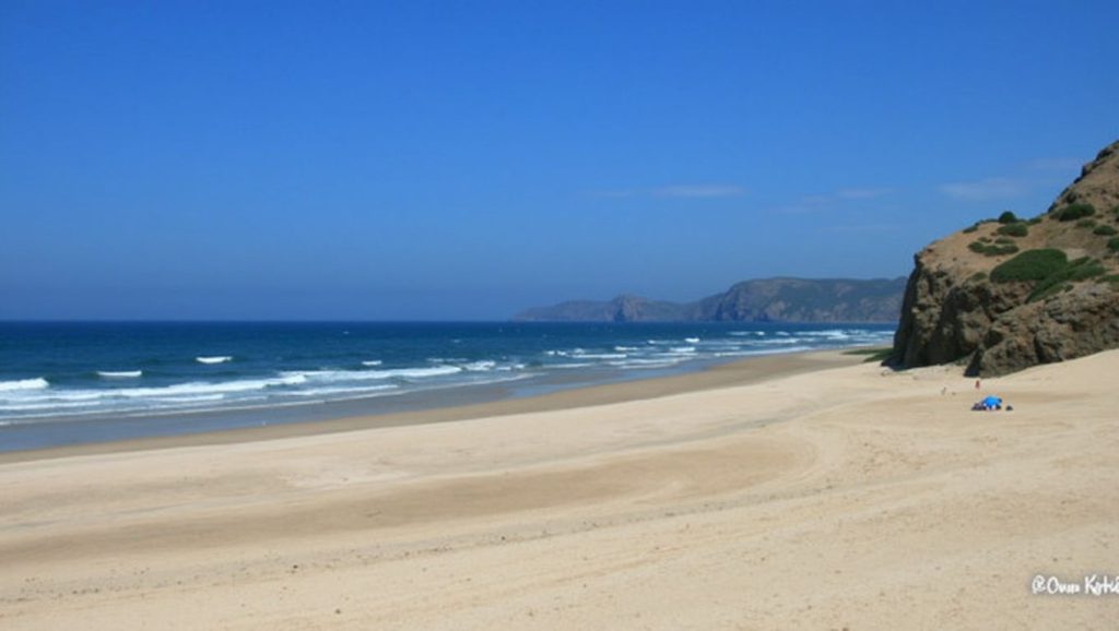 Praia do Penedo - Sesimbra, Portugal