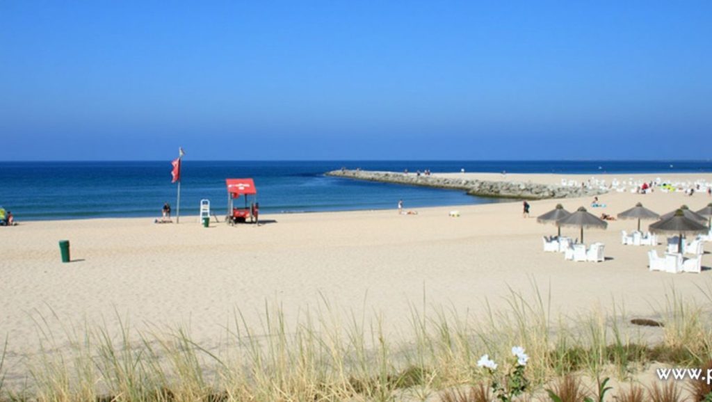 Praia de São João da Caparica - Almada, Portugal