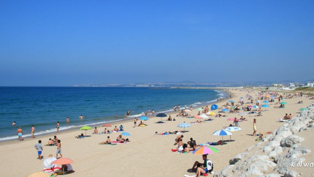 Praia de Santo António da Caparica - Almada, Portugal