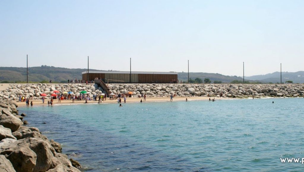 Praia do Norte - Almada, Portugal