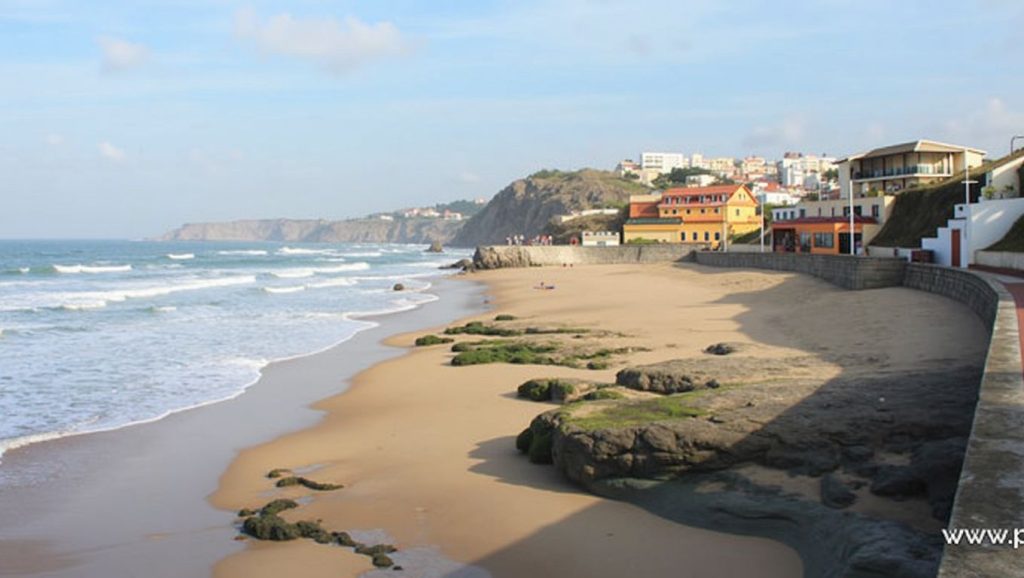 Praia da Areia Branca - Lourinhã, Portugal