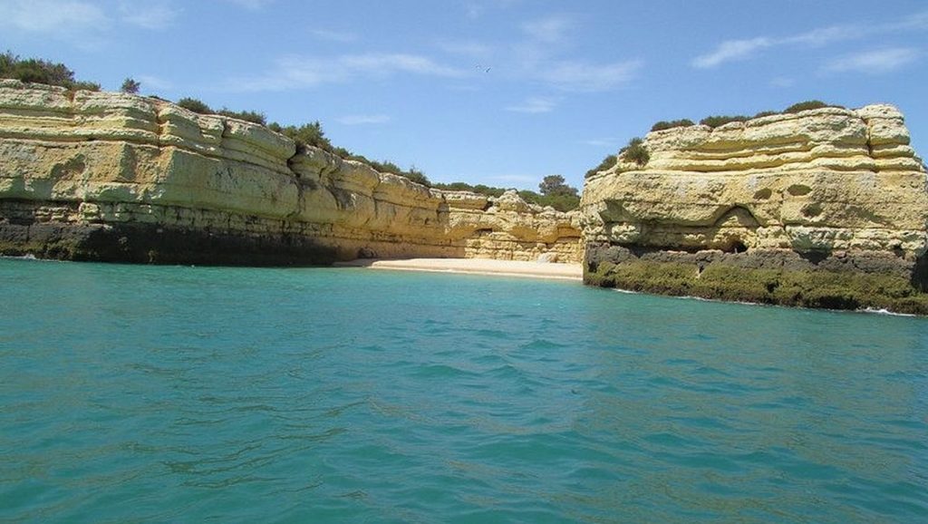Praia da Ponta da Adega - Lagoa, Algarve