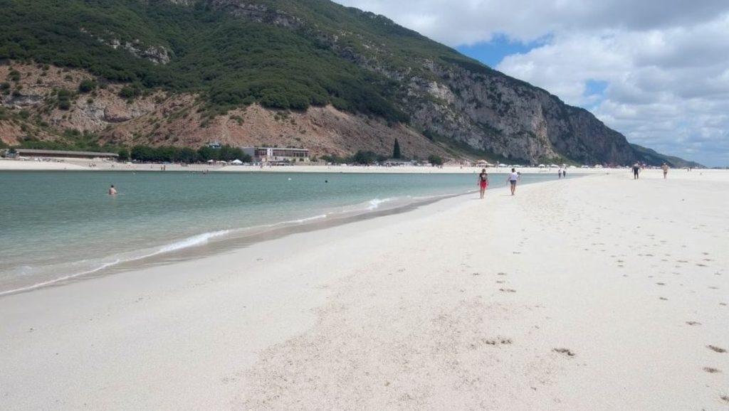 Praia da Maria Esguelha - Setúbal, Portugal