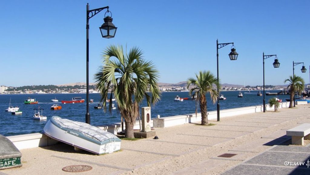Praia da Cornélia - Almada, Portugal