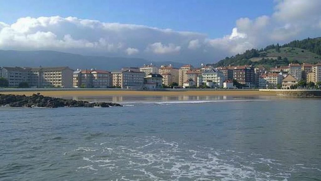 Playa de Brazomar - Castro Urdiales, Cantabria