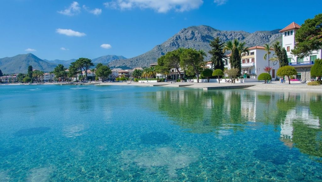 Acceso a Font de Cala Bóquer desde el aparcamiento, Pollença