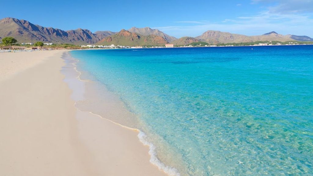 Playa La Platjola en Pollença, Mallorca