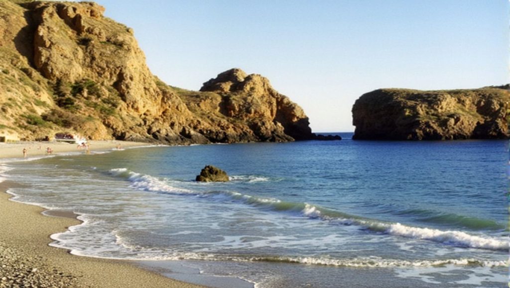 Amplio horizonte marino en Playa La Rijana, Castell de ferro