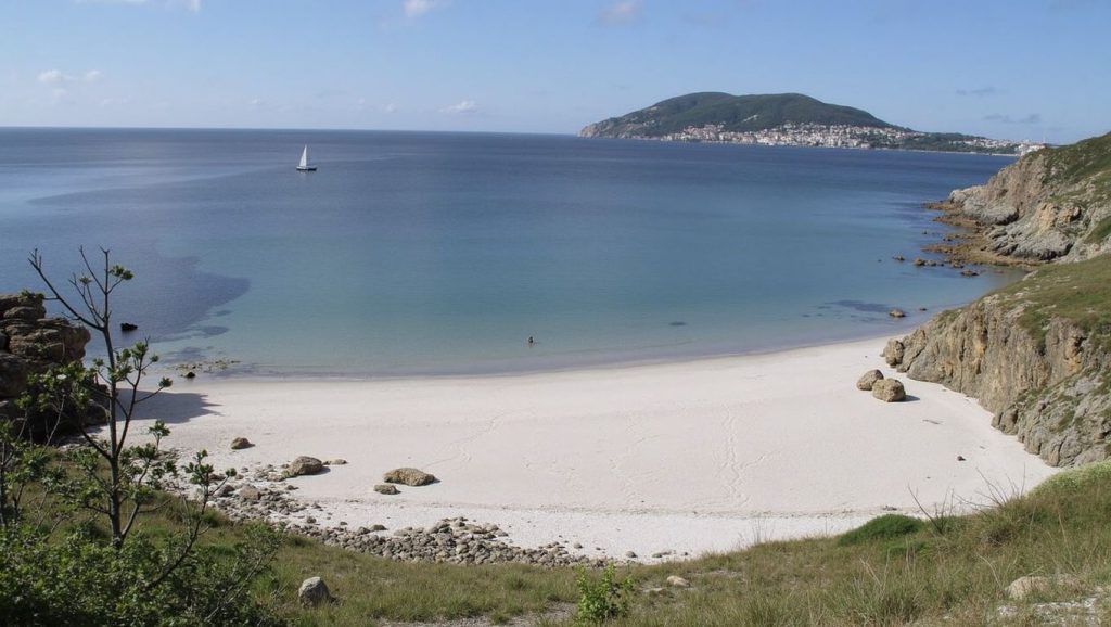Detalle de arena y agua en O Areeiro da Sanguñeira, Galicia