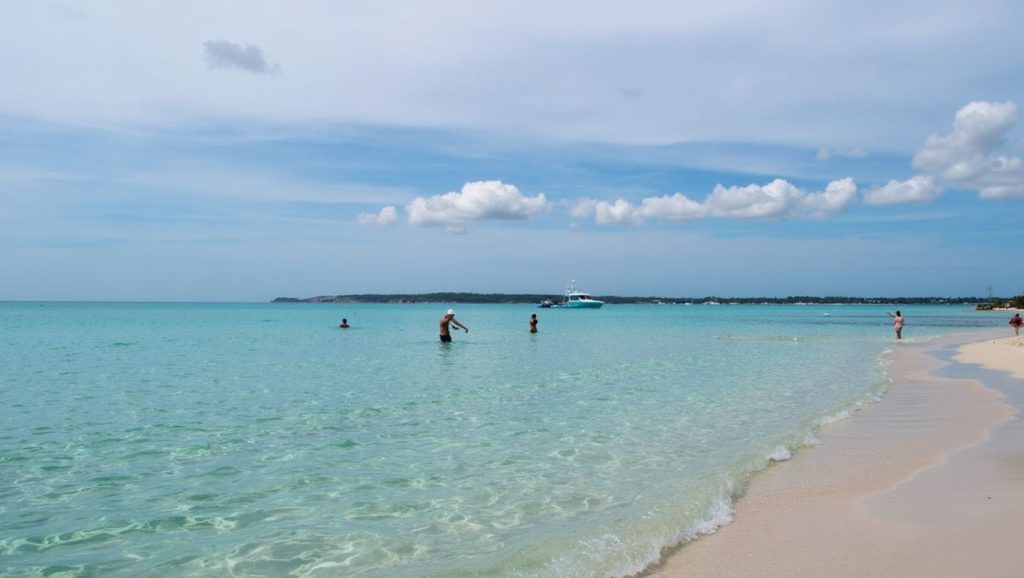 Arena fina en Platja d'Els Arenals, Formentera, Formentera
