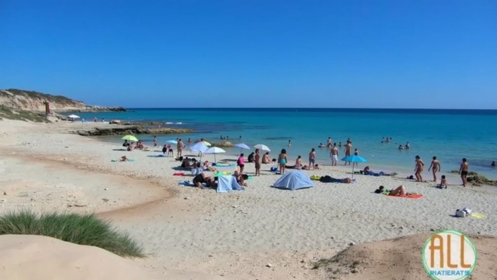 Camino de acceso a Platja d'Es Copinyar, Formentera, Formentera