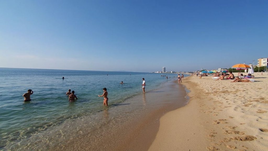 Vista de Platja de Bétulo desde la orilla, Badalona
