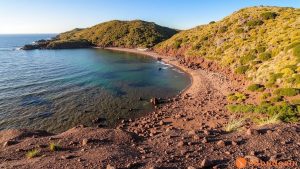 Platja de Cala Roja (Es Mercadal, Menorca)