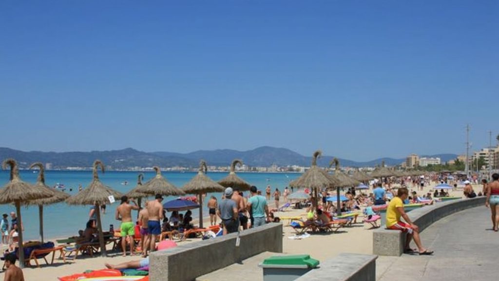 Playa Platja de Calanova en Palma, Mallorca
